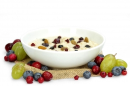 blueberry and lingonberry porridge - blueberries, oats, lingonberries and green raisins blueberry and lingonberry porridge - blueberries, oats, lingonberries and green raisins